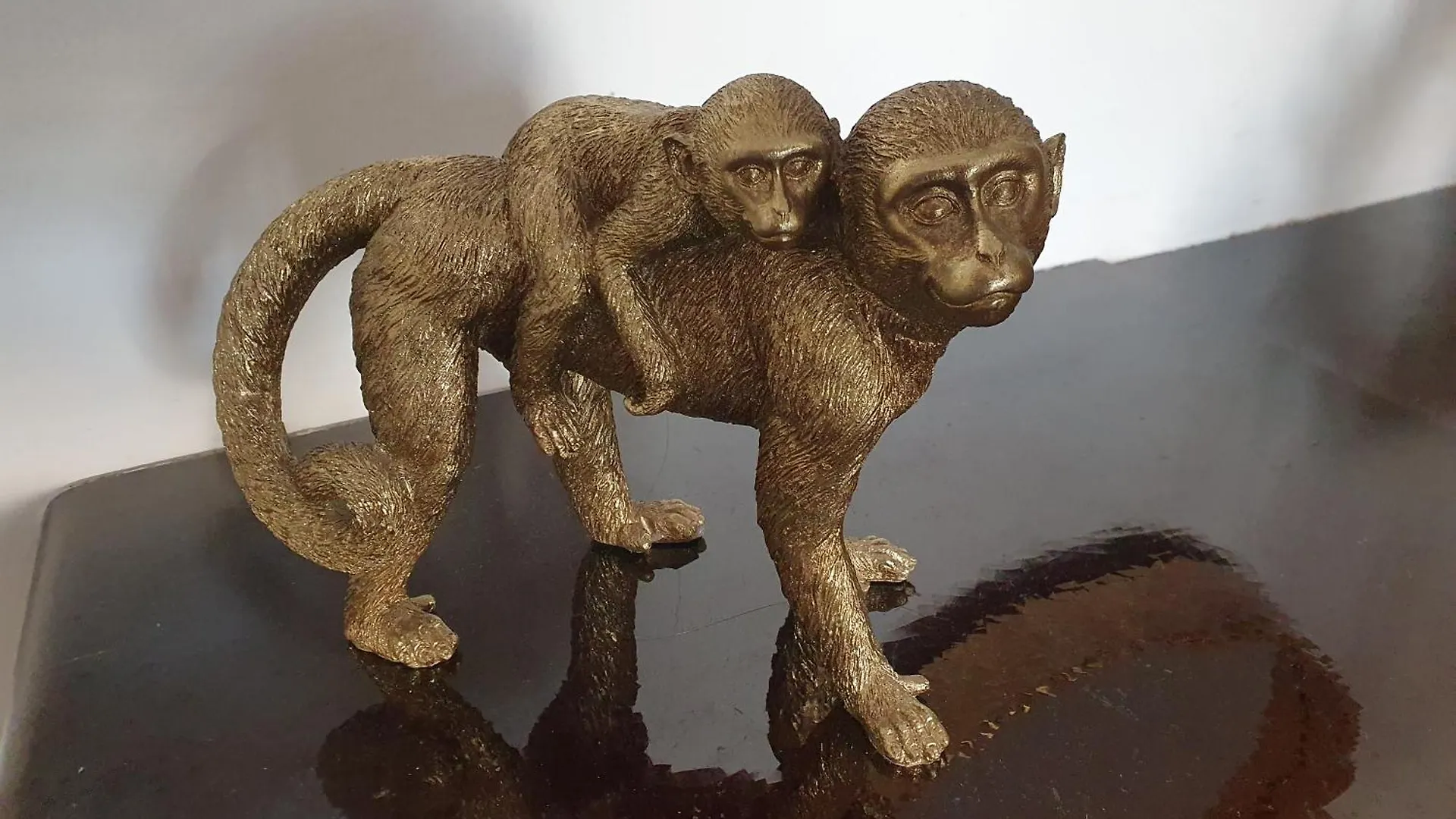 Wolfs Balkonruhe, Geraeumig S-Bahn Krottenbach Bécs